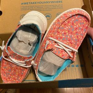 Girls size 12 Hey Dude Sprinkle